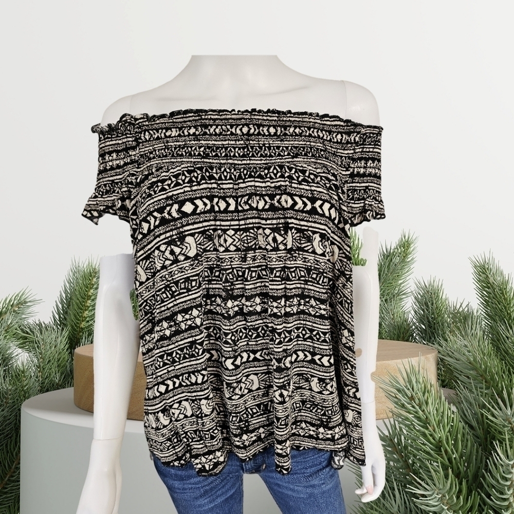 Mossimo Supply Off The Shoulder Abstract Print Top Size XL